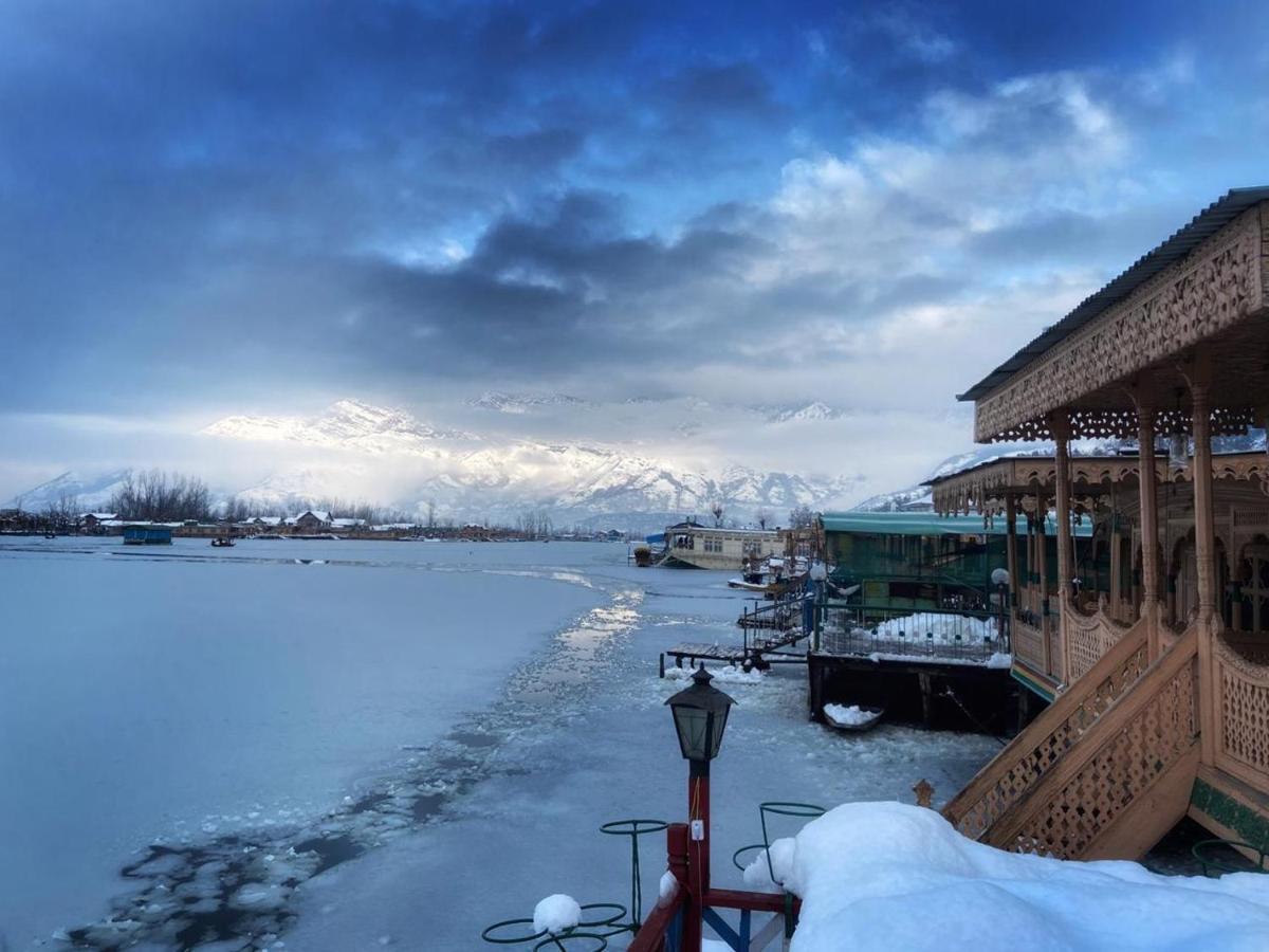 Chicago Group Of Houseboats Hotel Srīnagar Екстериор снимка
