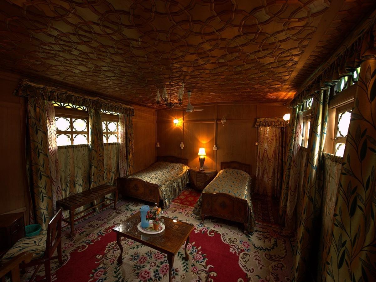 Chicago Group Of Houseboats Hotel Srīnagar Екстериор снимка