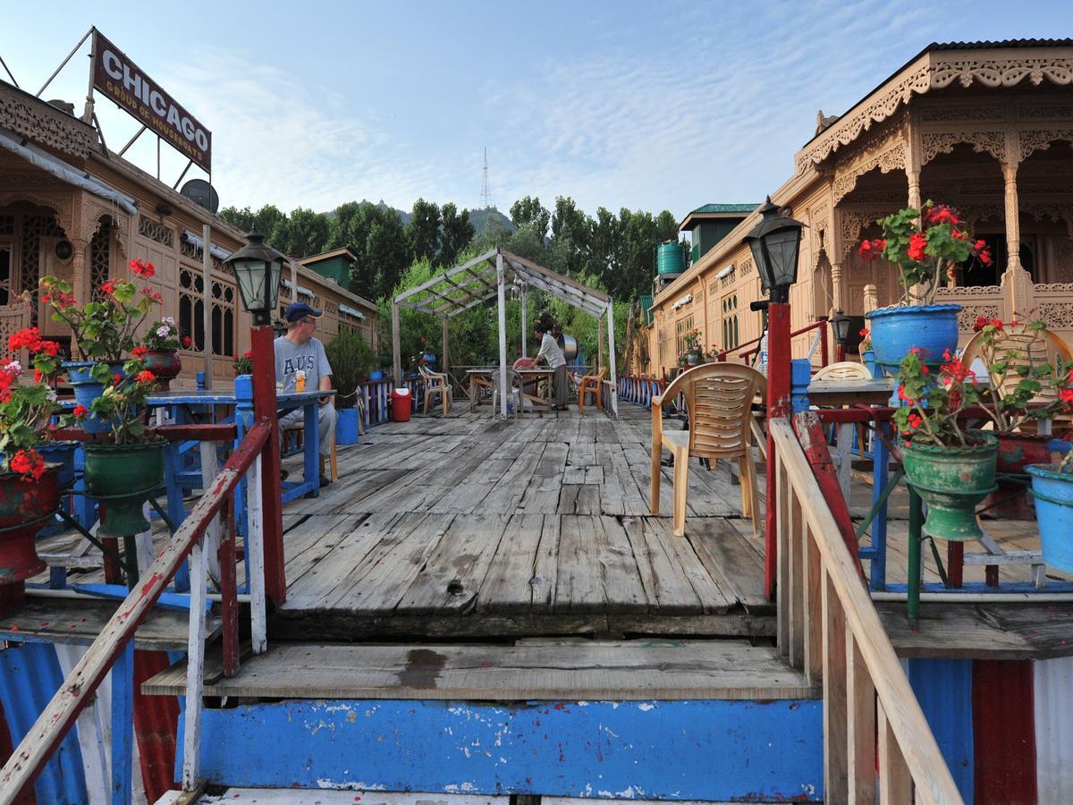 Chicago Group Of Houseboats Hotel Srīnagar Екстериор снимка