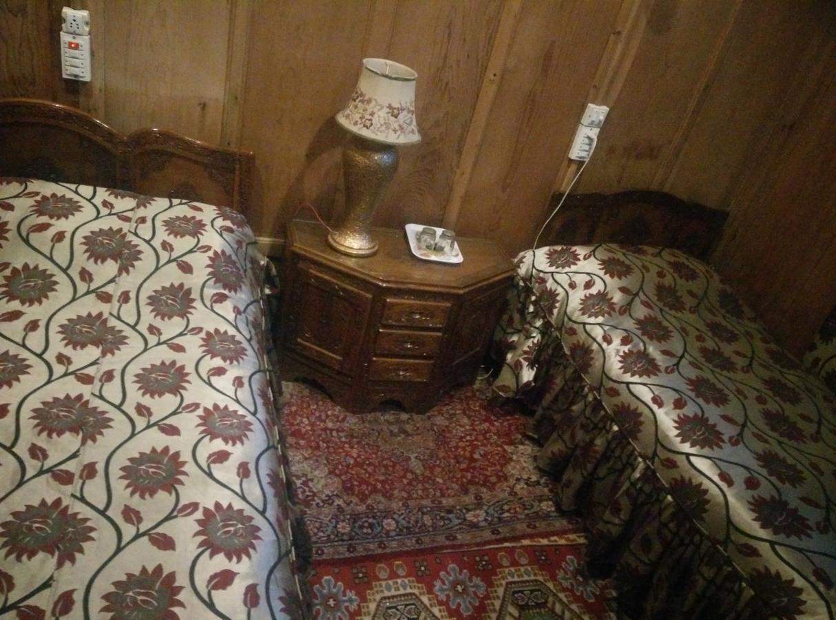 Chicago Group Of Houseboats Hotel Srīnagar Екстериор снимка
