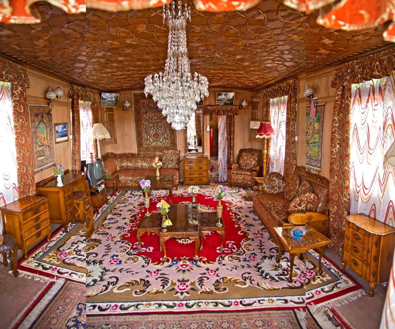 Chicago Group Of Houseboats Hotel Srīnagar Екстериор снимка